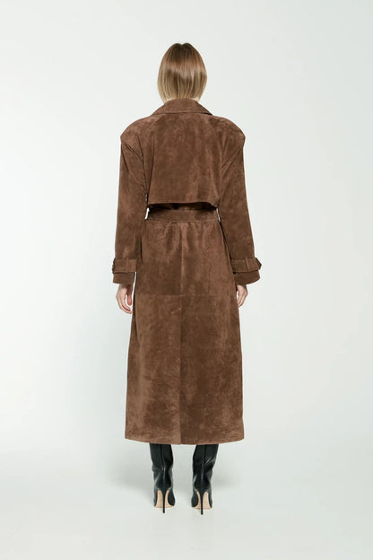TRENCHCOAT EN PIEL DE ANTE